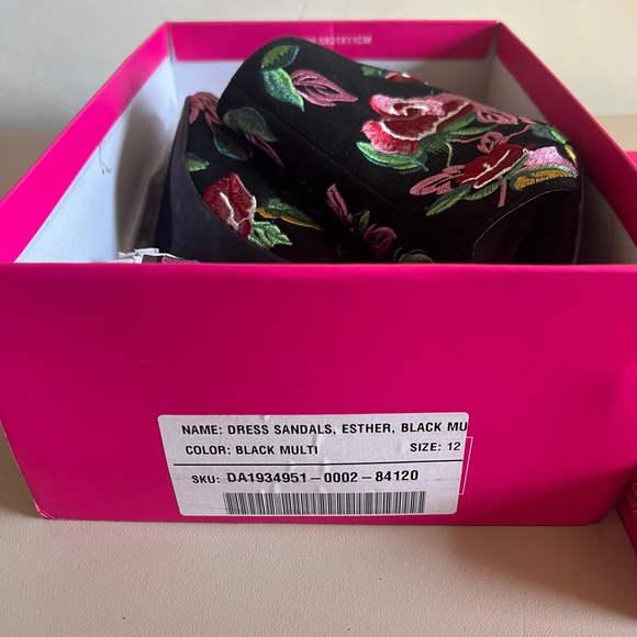 Floral Embroidered Womens Slip On Heel - Picture 14 of 15